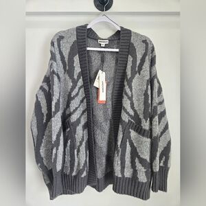 New. Vigoss Sweater Cardgian Womens SIZE XL Grey